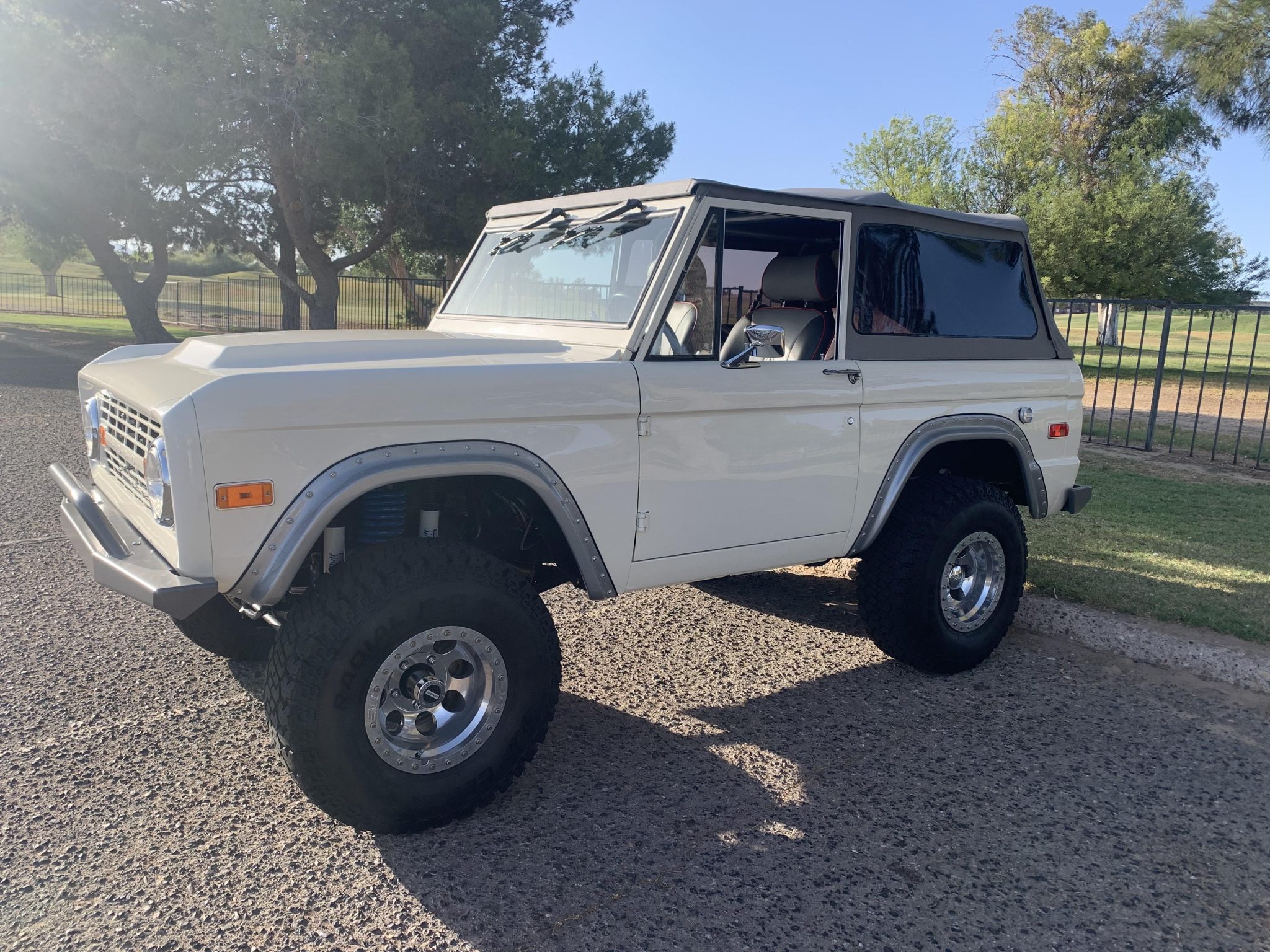 modified 1974 ford bronco