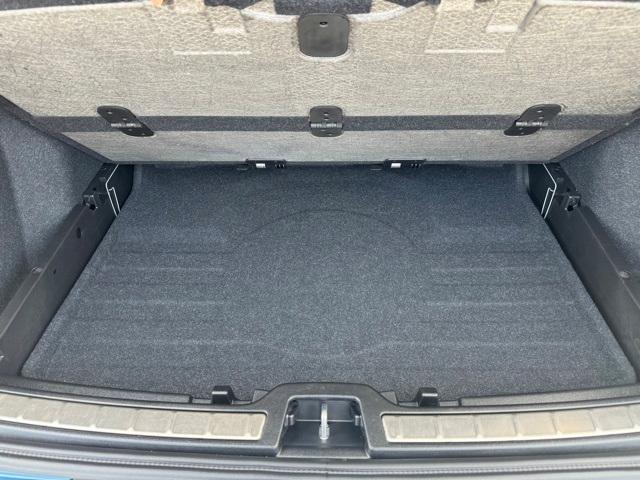 2024 volvo xc40 b5 ultimate bright theme