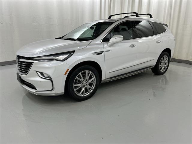 2023 buick enclave essence awd