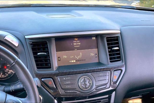 2020 nissan pathfinder sv