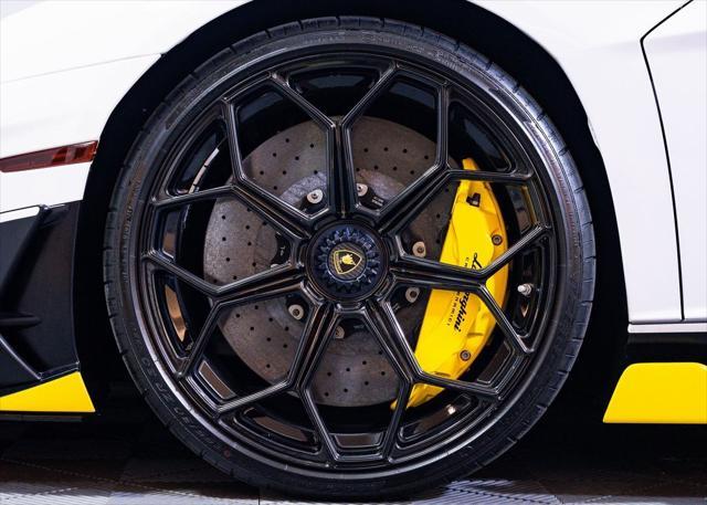 2020 lamborghini aventador svj base