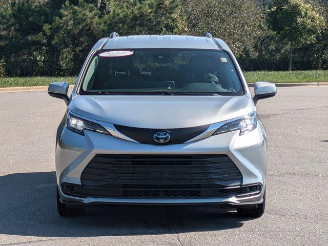 2021 toyota sienna le
