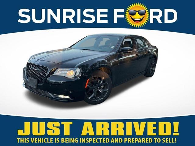 2022 chrysler 300 s