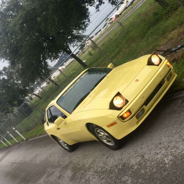 porsche 944 1987 rare yellow color , 2.5 8 valve engine , automatic