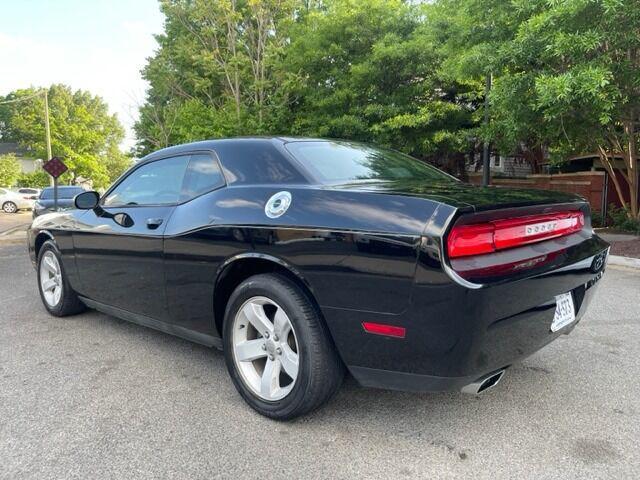 2014 dodge challenger sxt