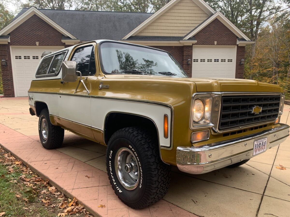1976 chevy k5 blazer cheyenne , 350/350, 4x4, yuba gold/white
