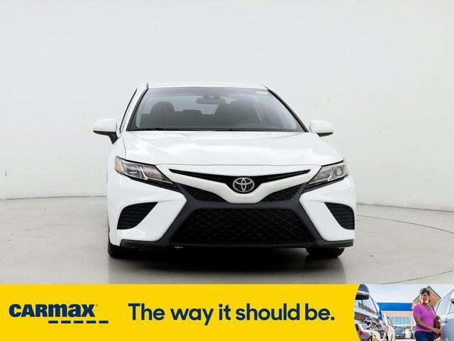 2018 toyota camry se