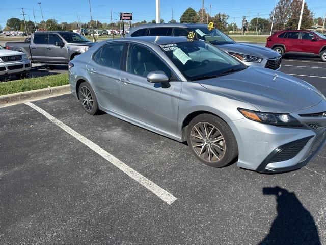 2021 toyota camry se