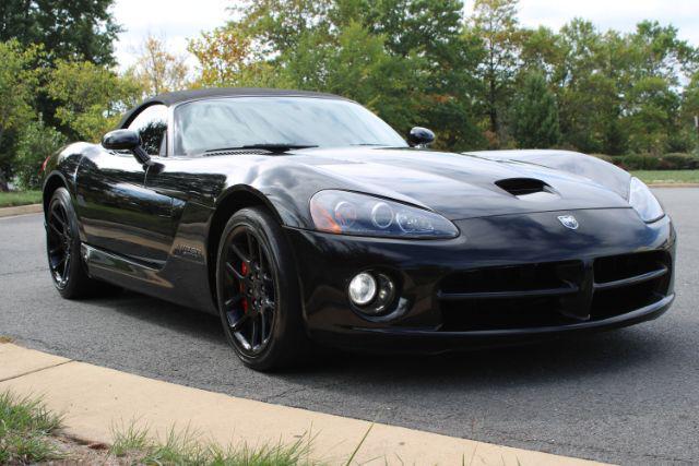 2004 dodge viper srt10