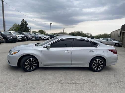2018 nissan altima 2.5 sl in bloomington, illinois