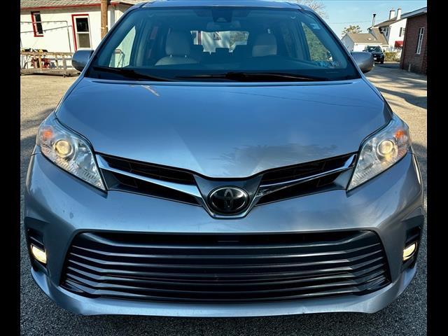 2018 toyota sienna xle