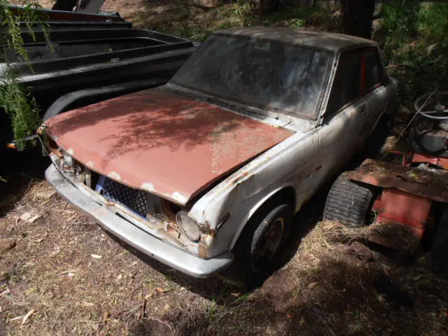 1972 datsun 510 sedan