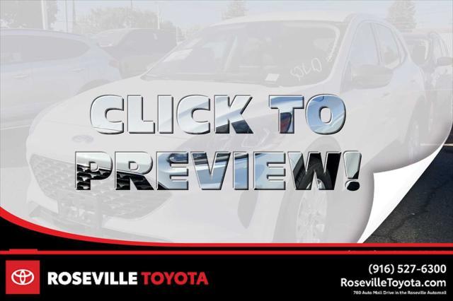 2022 ford escape se