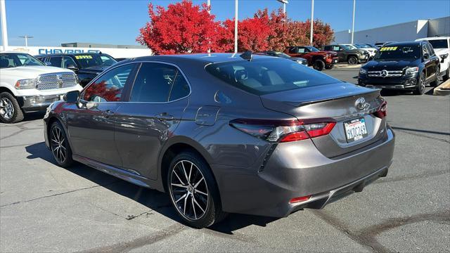 2024 toyota camry se