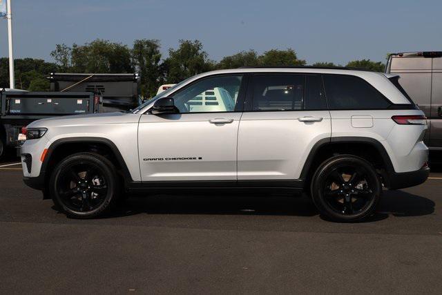 2024 jeep grand cherokee altitude