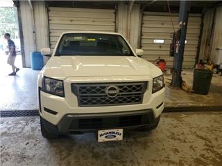 2022 Nissan Navara (Frontier) sv