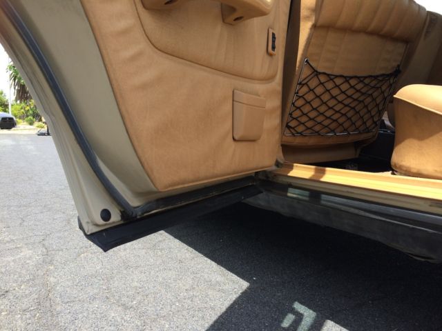 1982 beautiful cream classic sedan mercedes - 300d turbo diesel