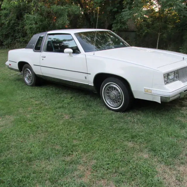 1985 cutlass supreme brougham 2 door ...full power options with v8 4 bl engine
