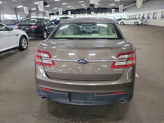 2015 ford taurus se