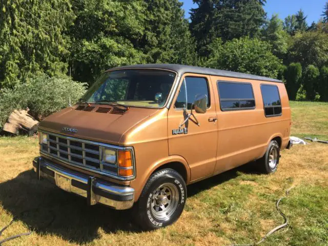 1986 dodge b250 ram van w/ low low miles & no rust!