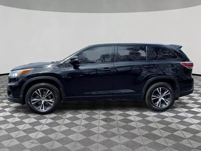 2016 toyota highlander le v6 4dr all-wheel drive in west bridgewater, massachusetts