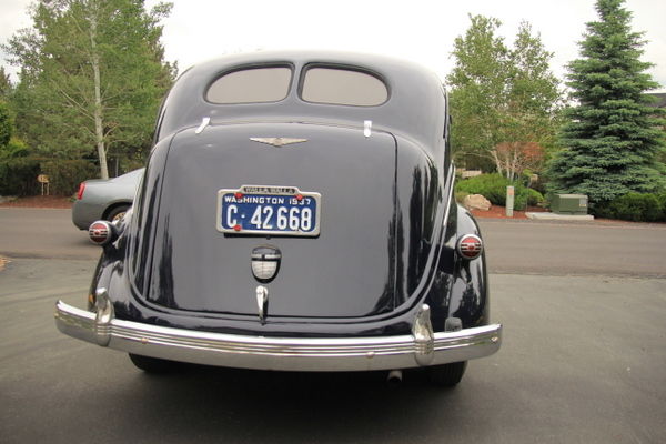 1937 chrysler royal c-16 4 door sedan