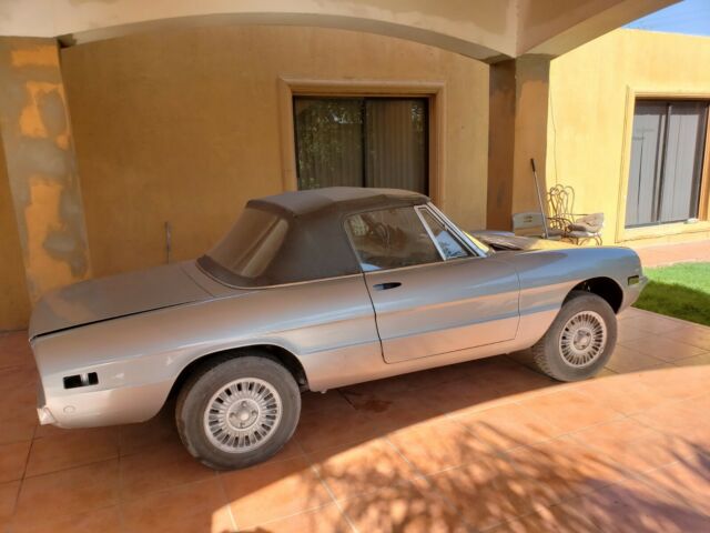 alfa romeo spider 1977 2.0 liter