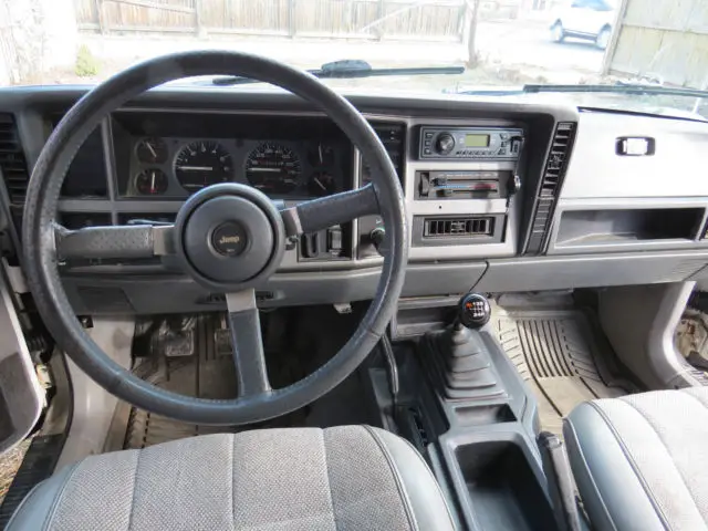 1991 jeep cherokee xj laredo 5 speed white 2 door