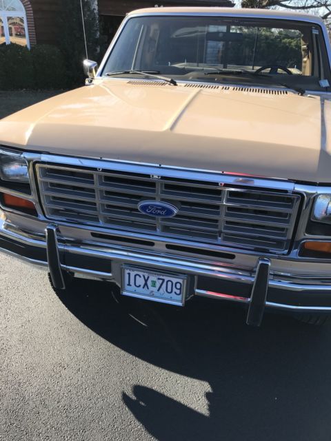 1986 ford f-150 xlt lariat super low miles in immaculate condition