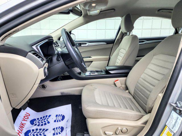 2020 ford fusion se