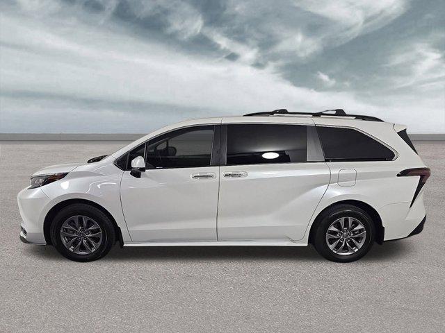 2023 toyota sienna xle 8 passenger