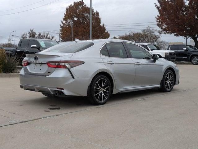 2022 toyota camry se
