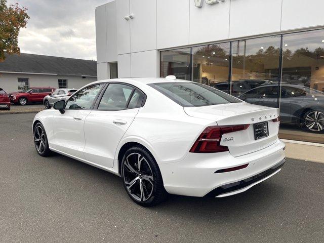 2024 volvo s60 plus dark theme
