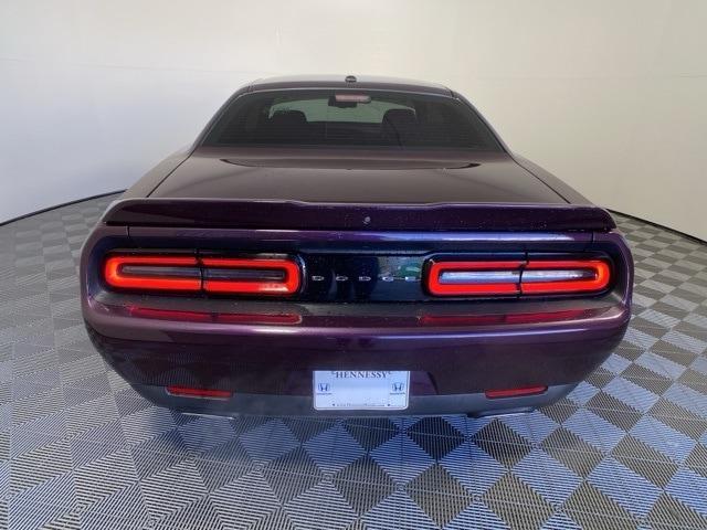 2020 dodge challenger sxt