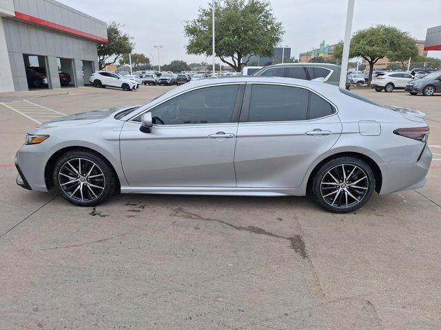 2021 toyota camry se