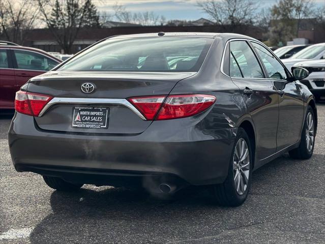 2017 toyota camry hybrid se