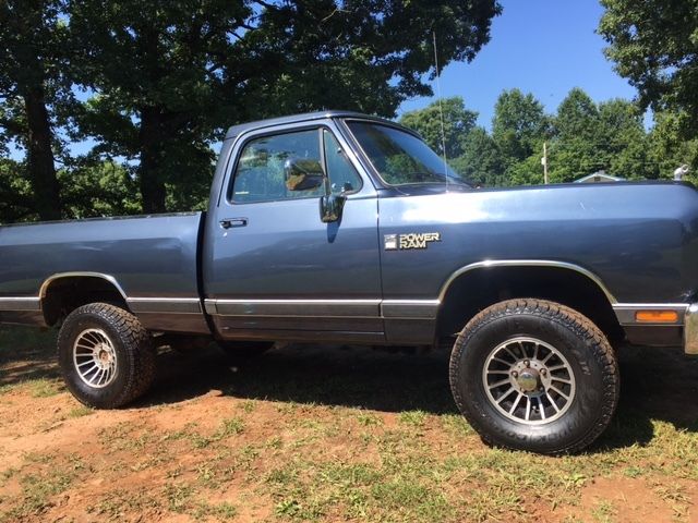 dodge ram truck 4x4