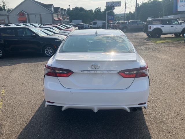 2021 toyota camry se