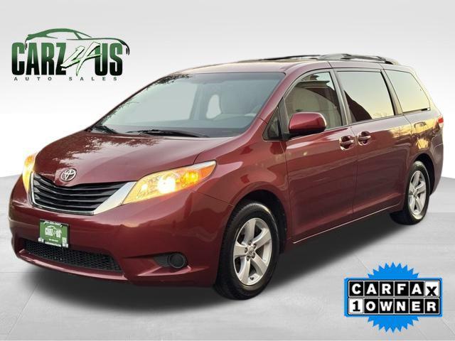 2011 toyota sienna le