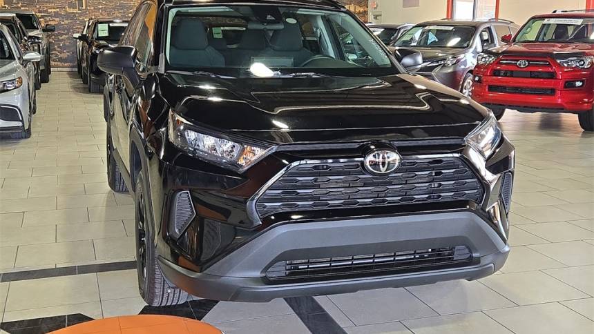 2021 toyota rav4 le