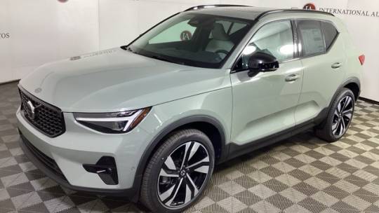 2025 Volvo XC40