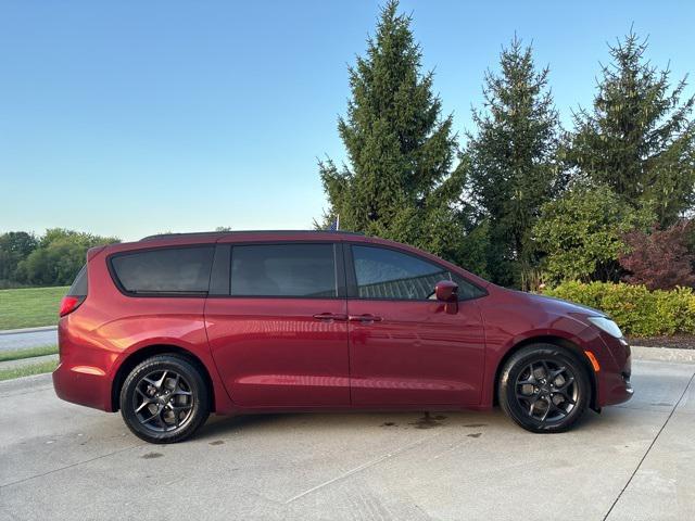2020 chrysler pacifica touring-l plus