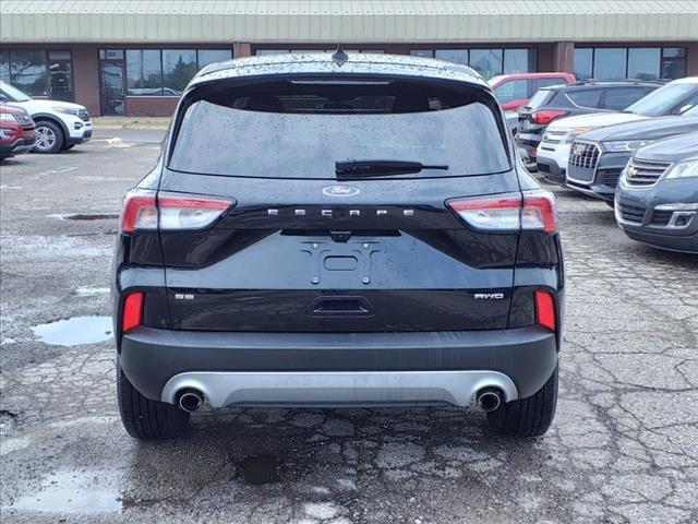 2022 ford escape se