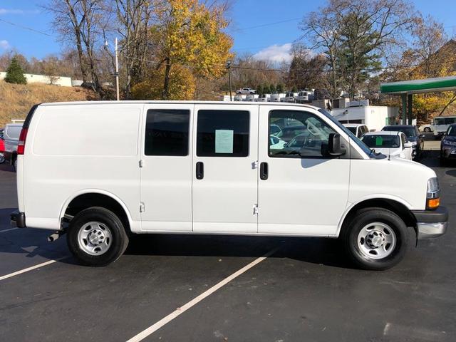2022 chevrolet express 2500 work van