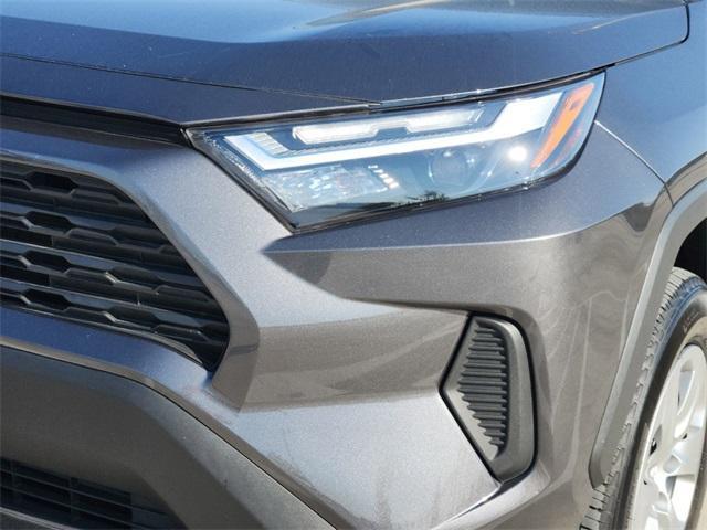 2023 toyota rav4 le