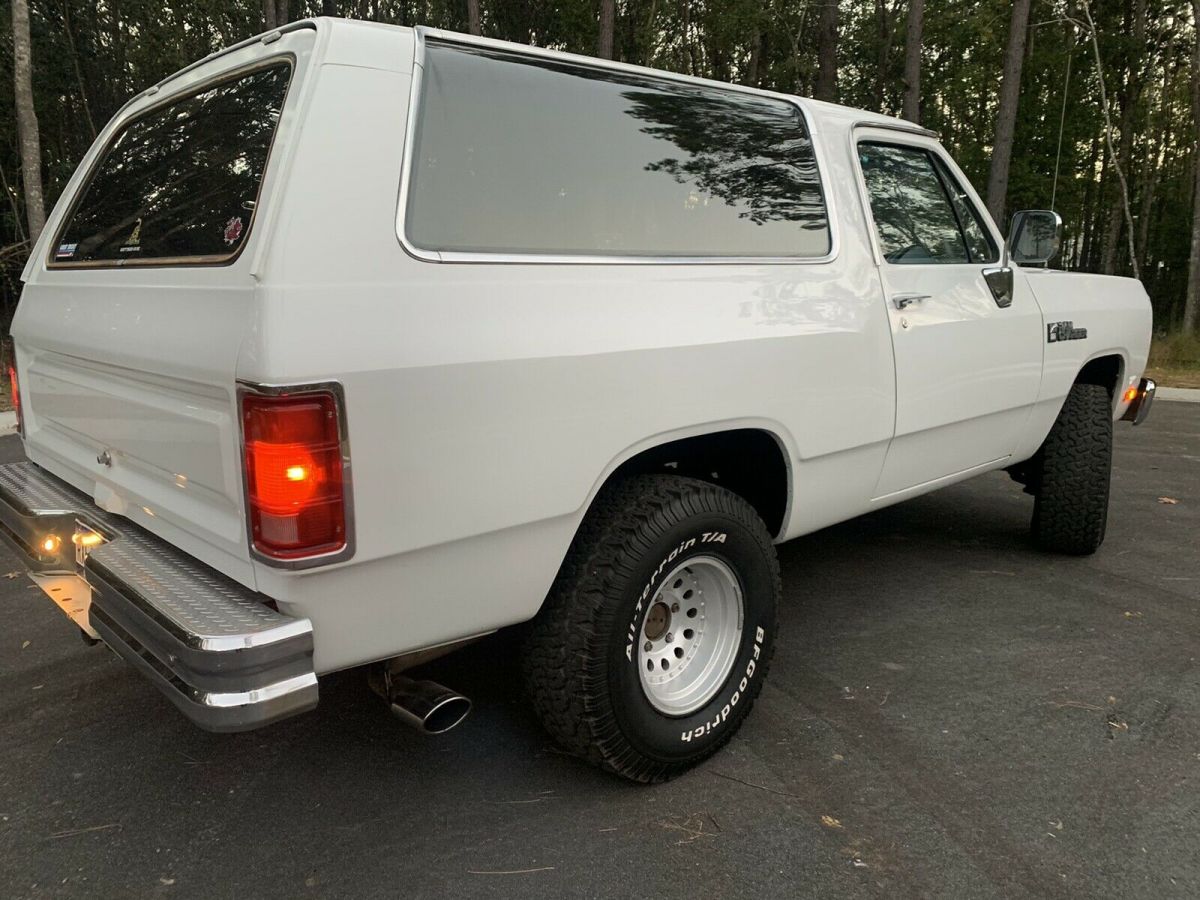1989 dodge ramcharger suv white 4wd automatic aw-100
