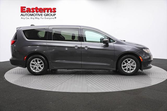 2022 chrysler voyager lx