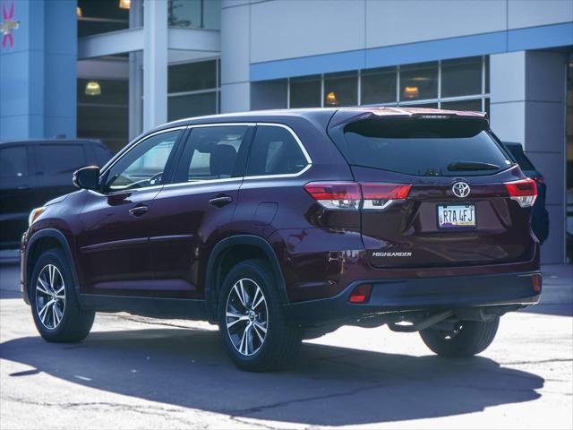 2019 toyota highlander le