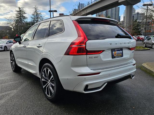 2023 volvo xc60 b5 plus dark theme