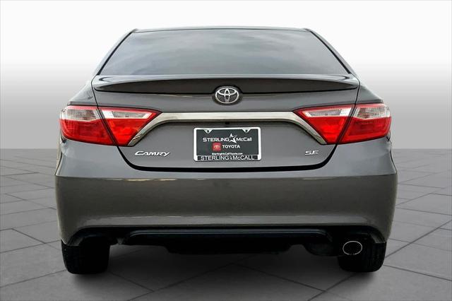 2016 toyota camry se